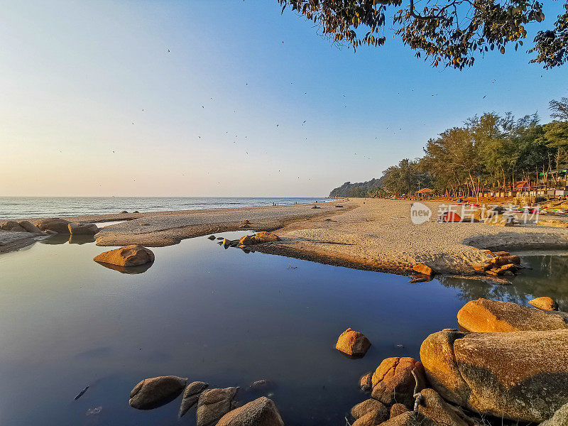 但沃特斯湾的Cempedak海滩，Kuantan, Pahang，马来西亚